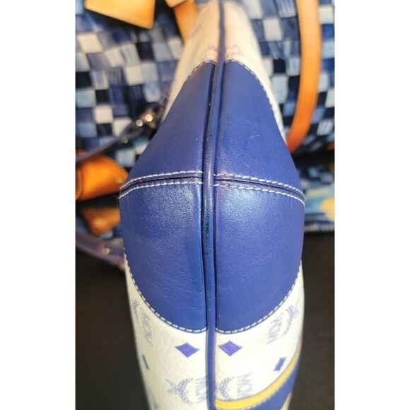 MCM - Limited Edition Monogram Shoulder Bag w/ Croc Embossed Wallet - Picture 13 of 16